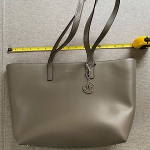 Donna Karan/DKNY Bryant Tote Medium